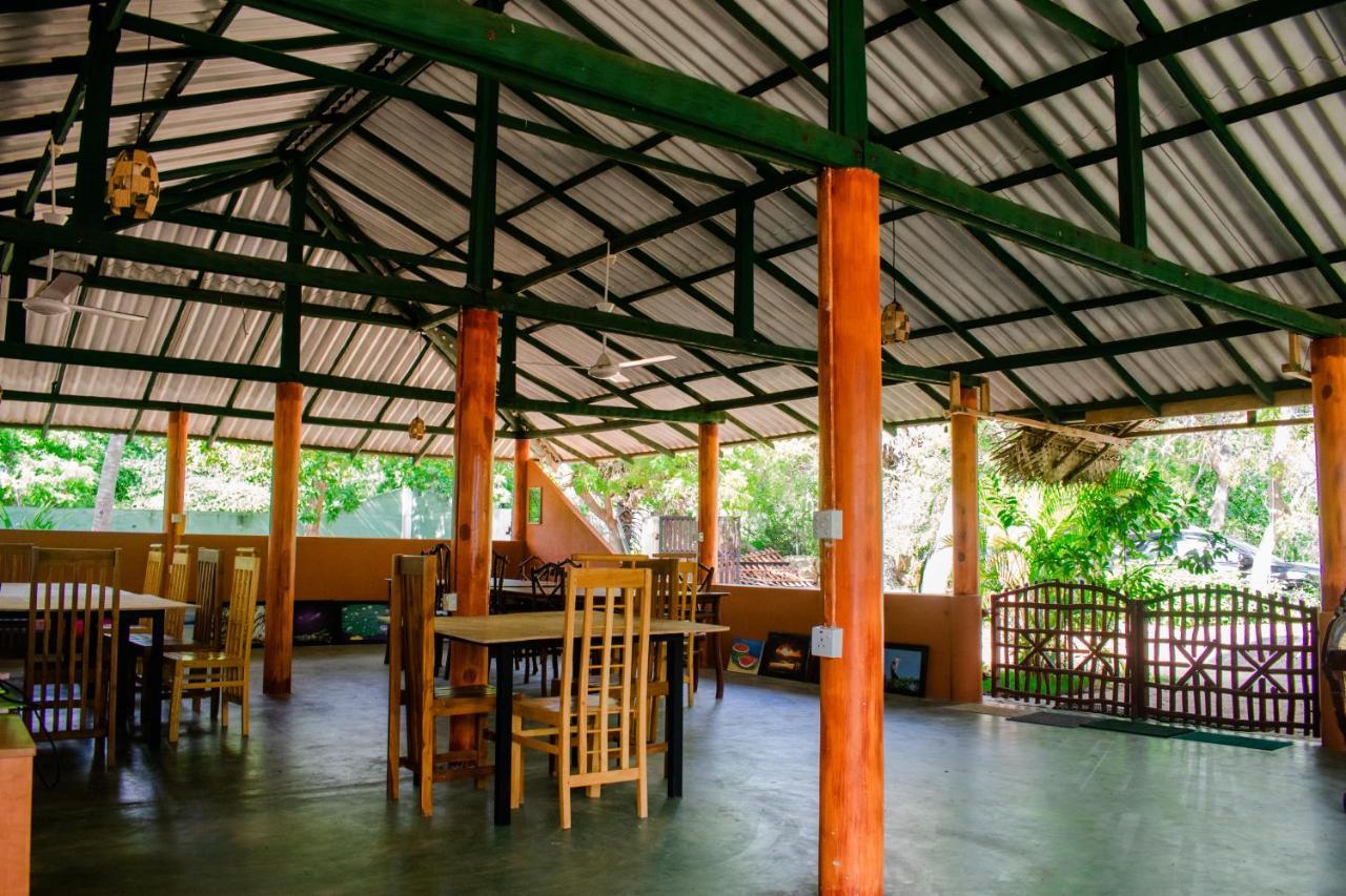 Sarada Beach Resort Tissamaharama Exterior foto