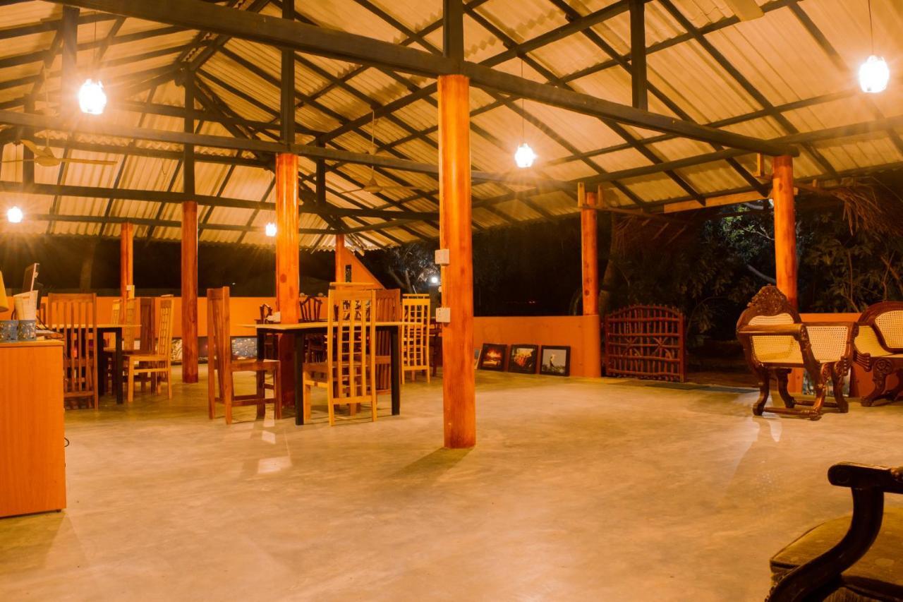 Sarada Beach Resort Tissamaharama Exterior foto