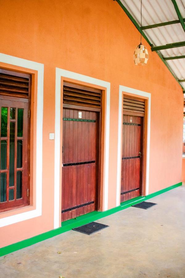 Sarada Beach Resort Tissamaharama Exterior foto