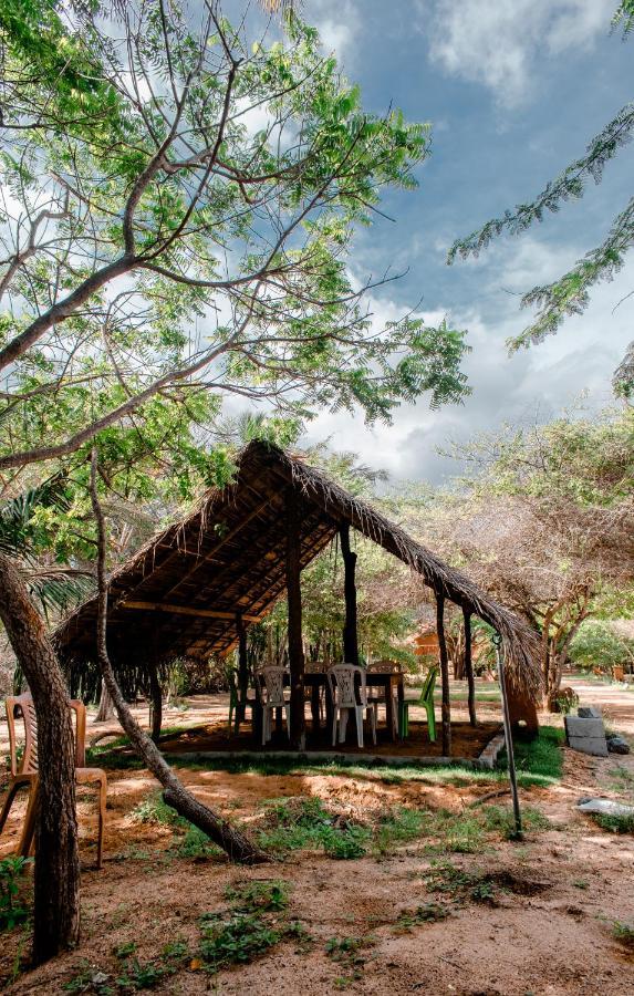 Sarada Beach Resort Tissamaharama Exterior foto