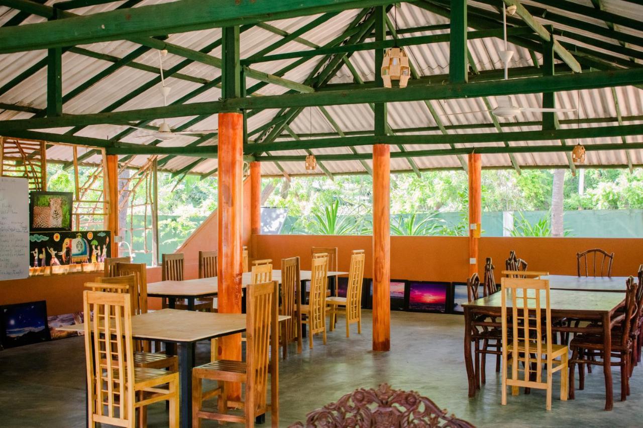 Sarada Beach Resort Tissamaharama Exterior foto