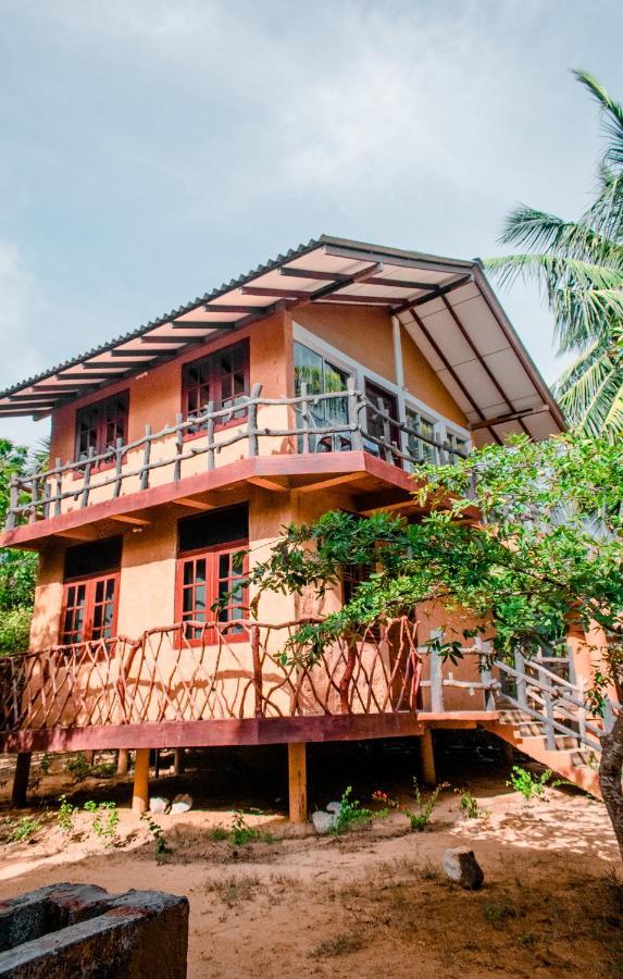 Sarada Beach Resort Tissamaharama Exterior foto