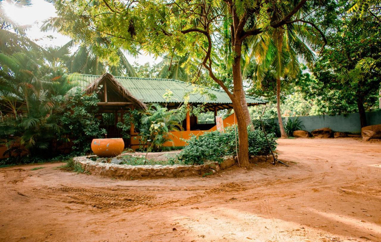 Sarada Beach Resort Tissamaharama Exterior foto